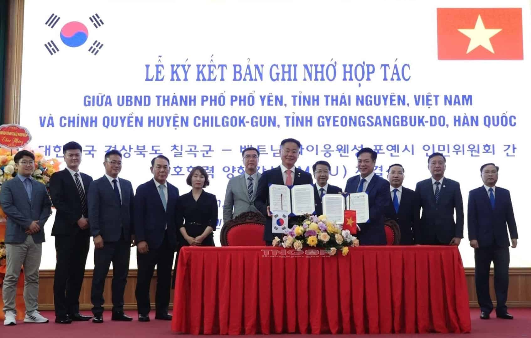 Signing Ceremony of the Memorandum of Understanding on Cooperation between the People's Committee of Pho Yen City and the government of Chilgok-Gun district, Gyeongsangbuk-do province, South Korea