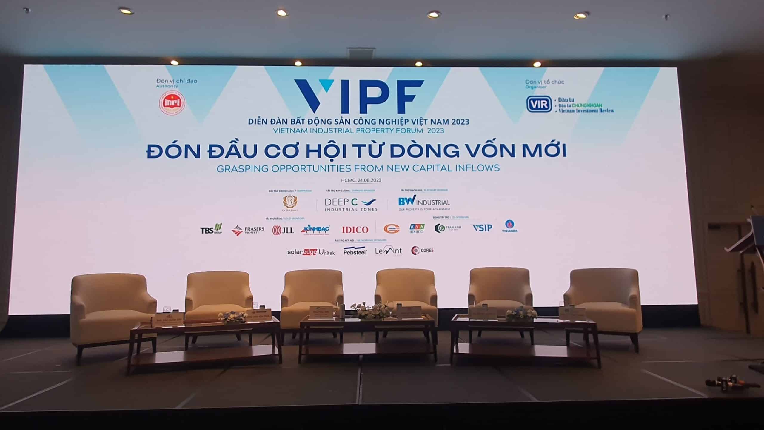 Diễn đàn Bất động sản công nghiệp Việt Nam sẽ diễn ra với 2 phiên thảo luận chuyên sâu gồm Phiên 1: Nhận diện các dòng vốn mới và Phiên 2: Nắm bắt cơ hội.