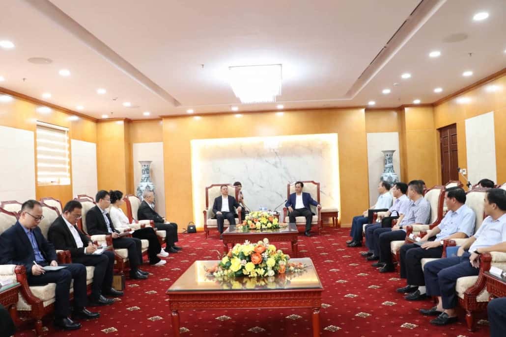 The Chairman of the Thai Nguyen Provincial People's Committee met with the Chairman of Trina Solar Group.